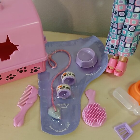 Barbie with cat and accessories - Picture 4 of 6